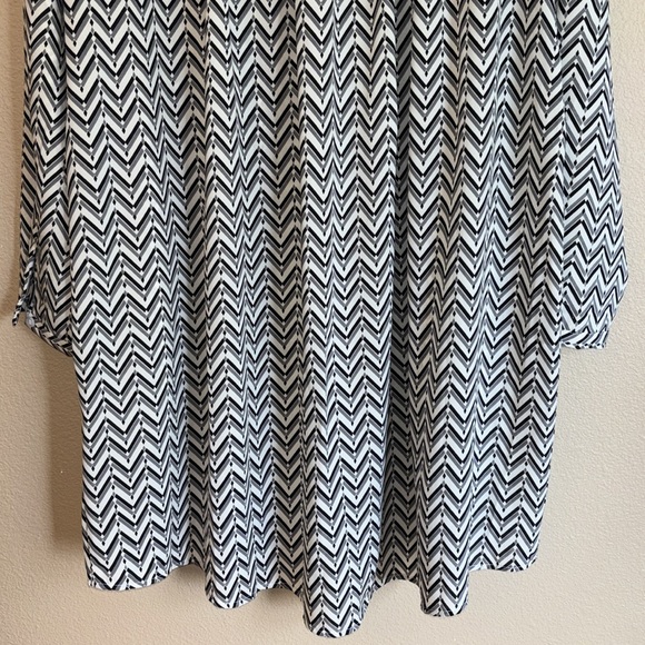 NEW! EMMA & ELLA M/L Long Sleeve Button Front Dress Gray Black Ivory Chevron - Picture 9 of 13